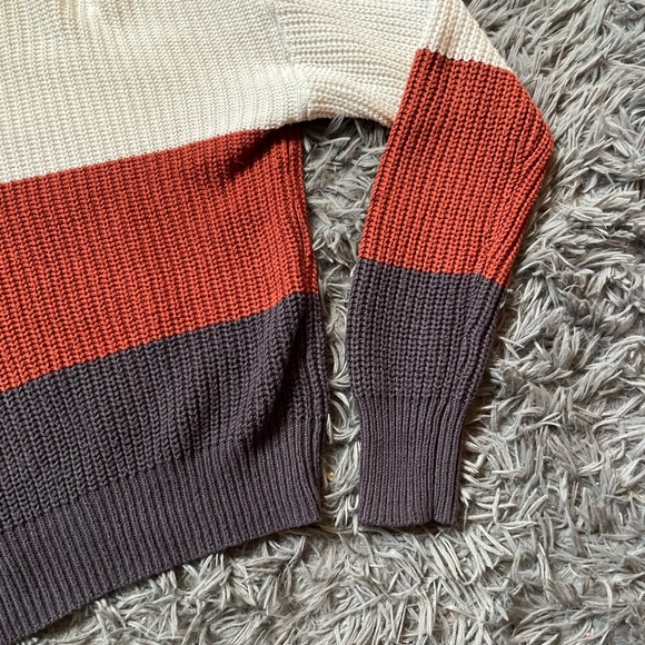 Size small rue 21 cropped sweater - Picture 3 of 3